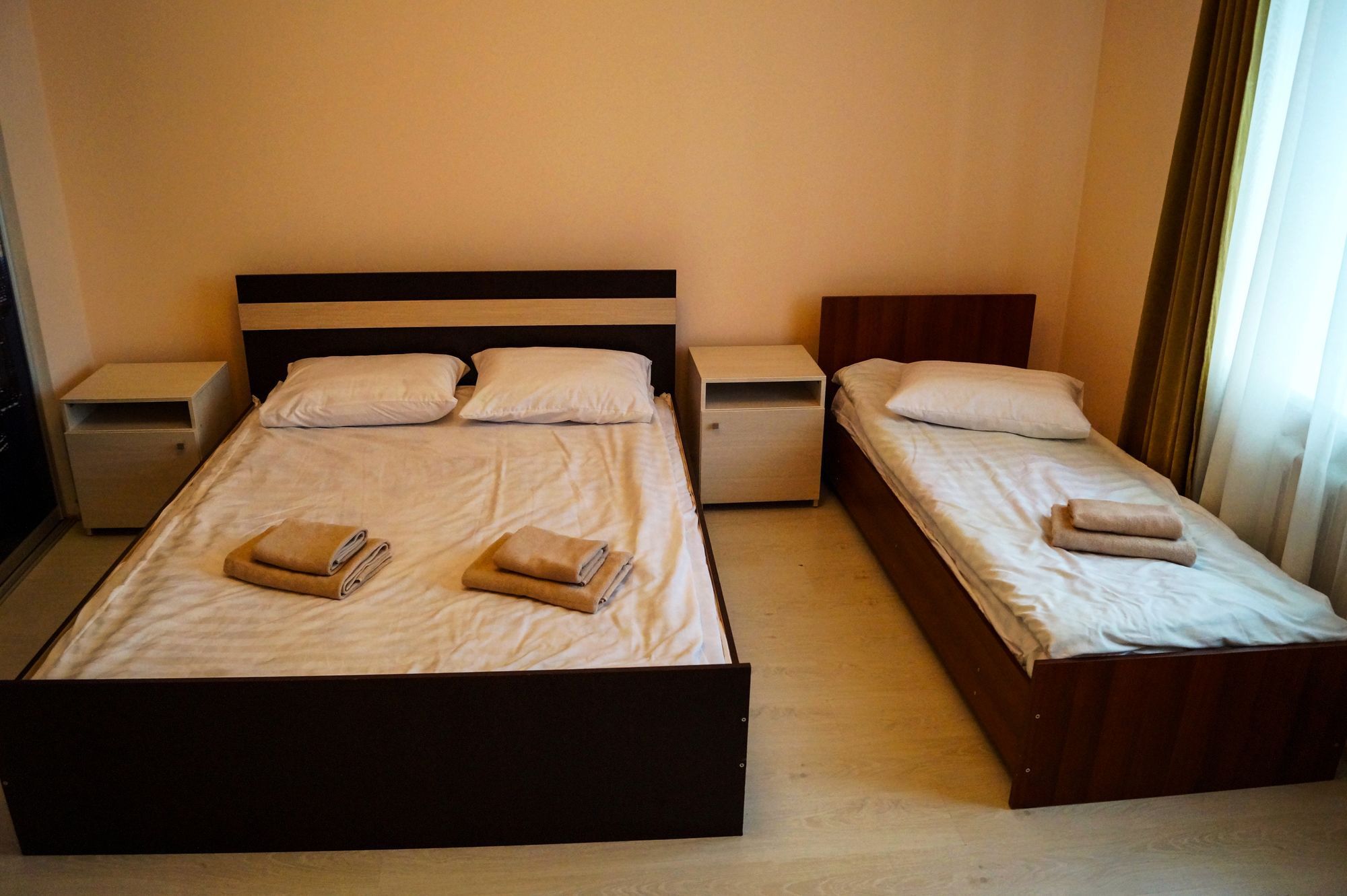 Hostel Nice Travel Astana Bagian luar foto
